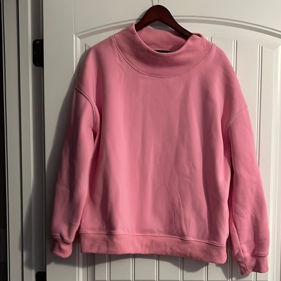Trendy Queen Pink Mock Neck Sweatshirt XL - Picture 1 of 3